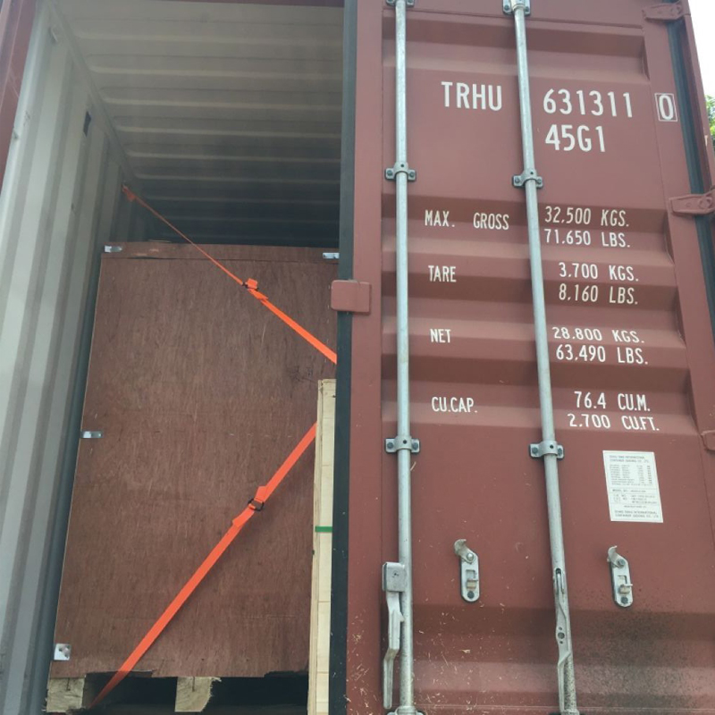 The lathe machine CS6266C Bandsaw machine G5018WA Drilling and milling machine ZX6350C purchased by the Chilean customer is being installed in the cabinet